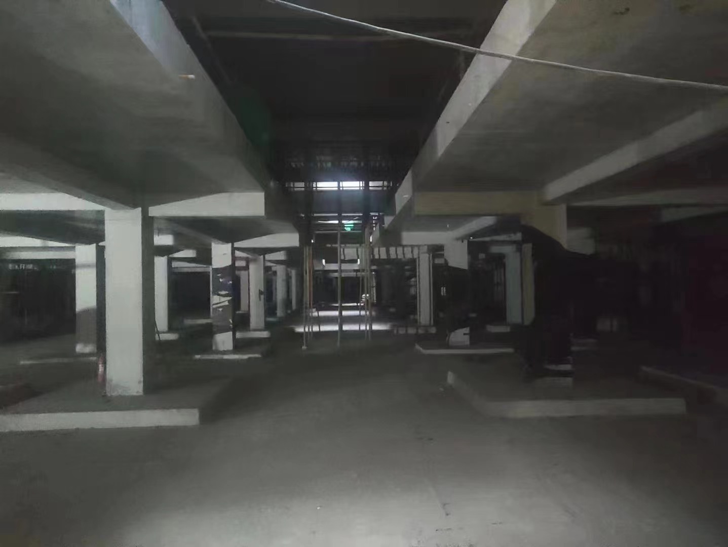 阿勒泰山东又一个上海博普LOFT车库拔地而起